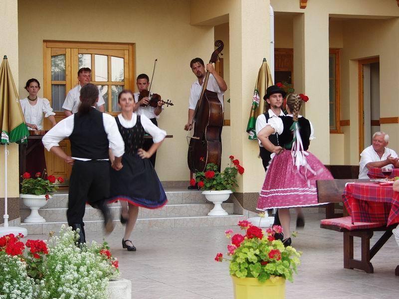 Adam Tanya Fogado Hotel Balazspuszta ภายนอก รูปภาพ